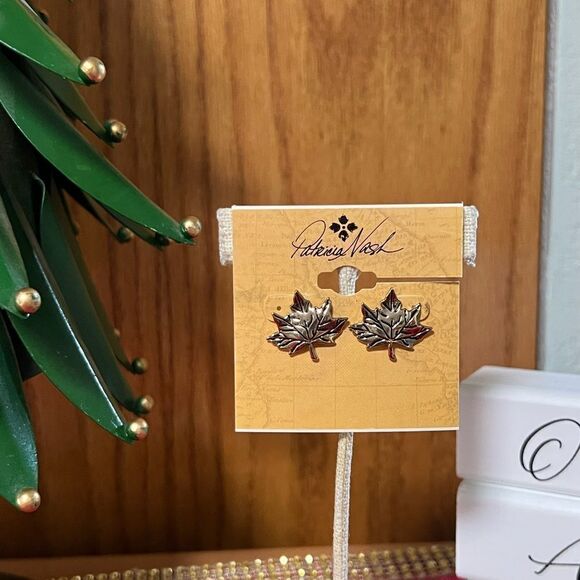 NWT Patricia Nash Gold Leaf Stud  Earrings #PNER - Picture 7 of 7